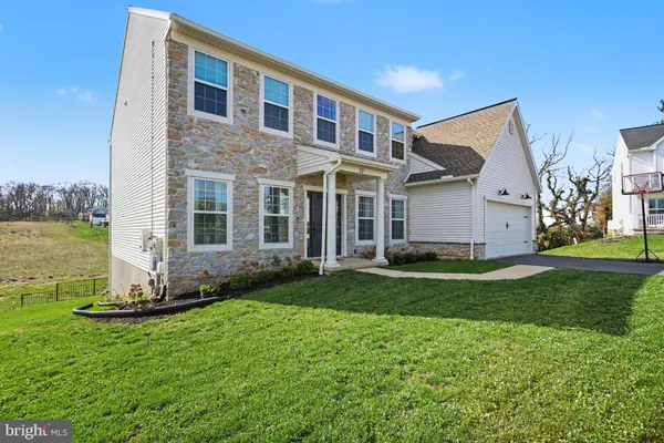 $695,000 | 22 Walton Hill Circle, Lititz, PA 17543