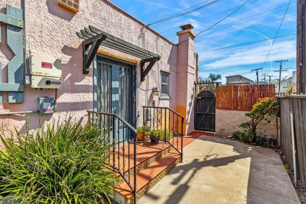 $1,375,000 | 1674-1676 Cable Street, San Diego, CA 92107