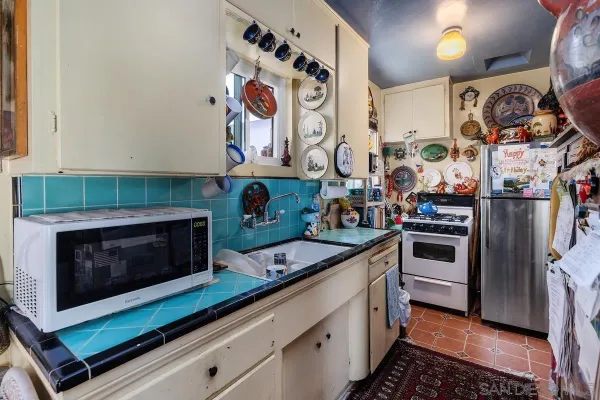 $1,375,000 | 1674-1676 Cable Street, San Diego, CA 92107