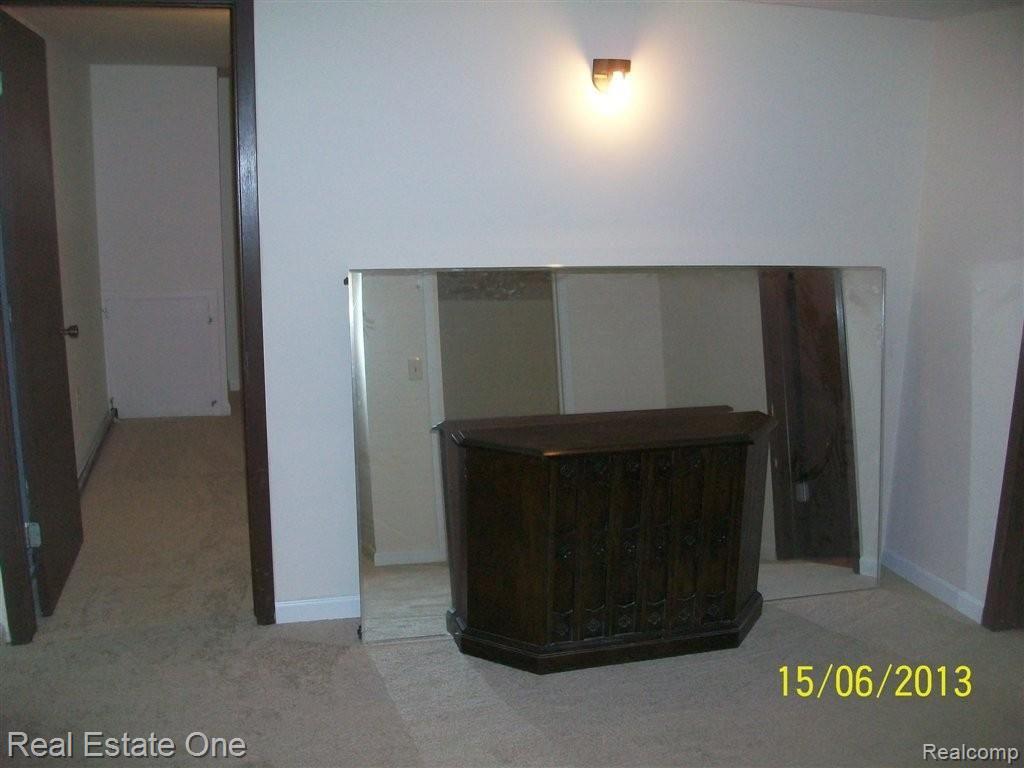 3910 Raintree Drive Troy, MI 48083 - Photo 20 of 24 Bed Rooms Foyer