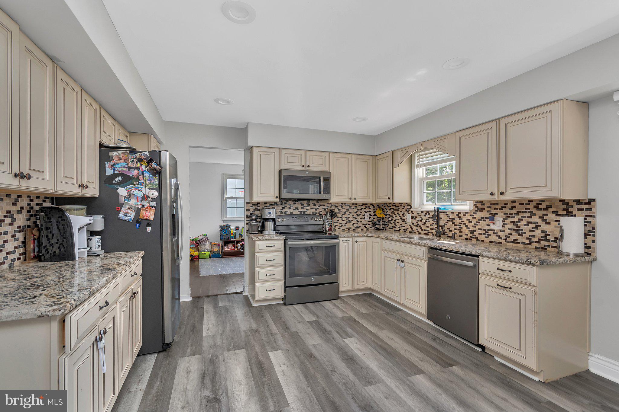 36 Hartford Road Sewell, NJ 08080 - Photo 10 of 23