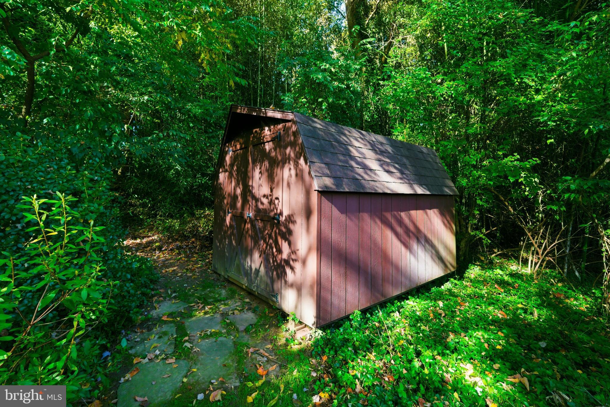 8200 Beech Tree Road Bethesda, MD 20817 - Photo 26 of 29 a view of yard with green space