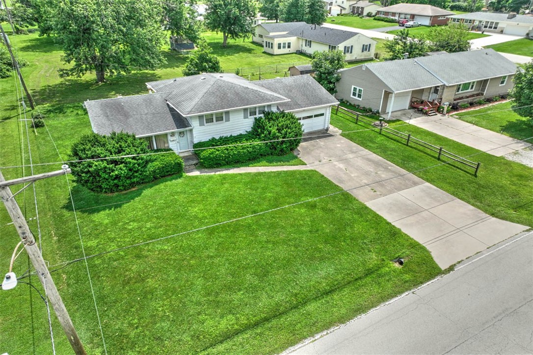 3113 Chestnut Avenue Decatur, IL 62521 - Photo 3 of 35