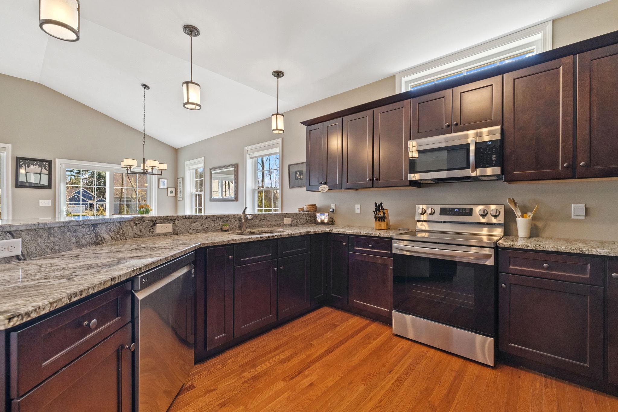 4 Cornucopia Circle Londonderry, NH 03053 - Photo 11 of 40