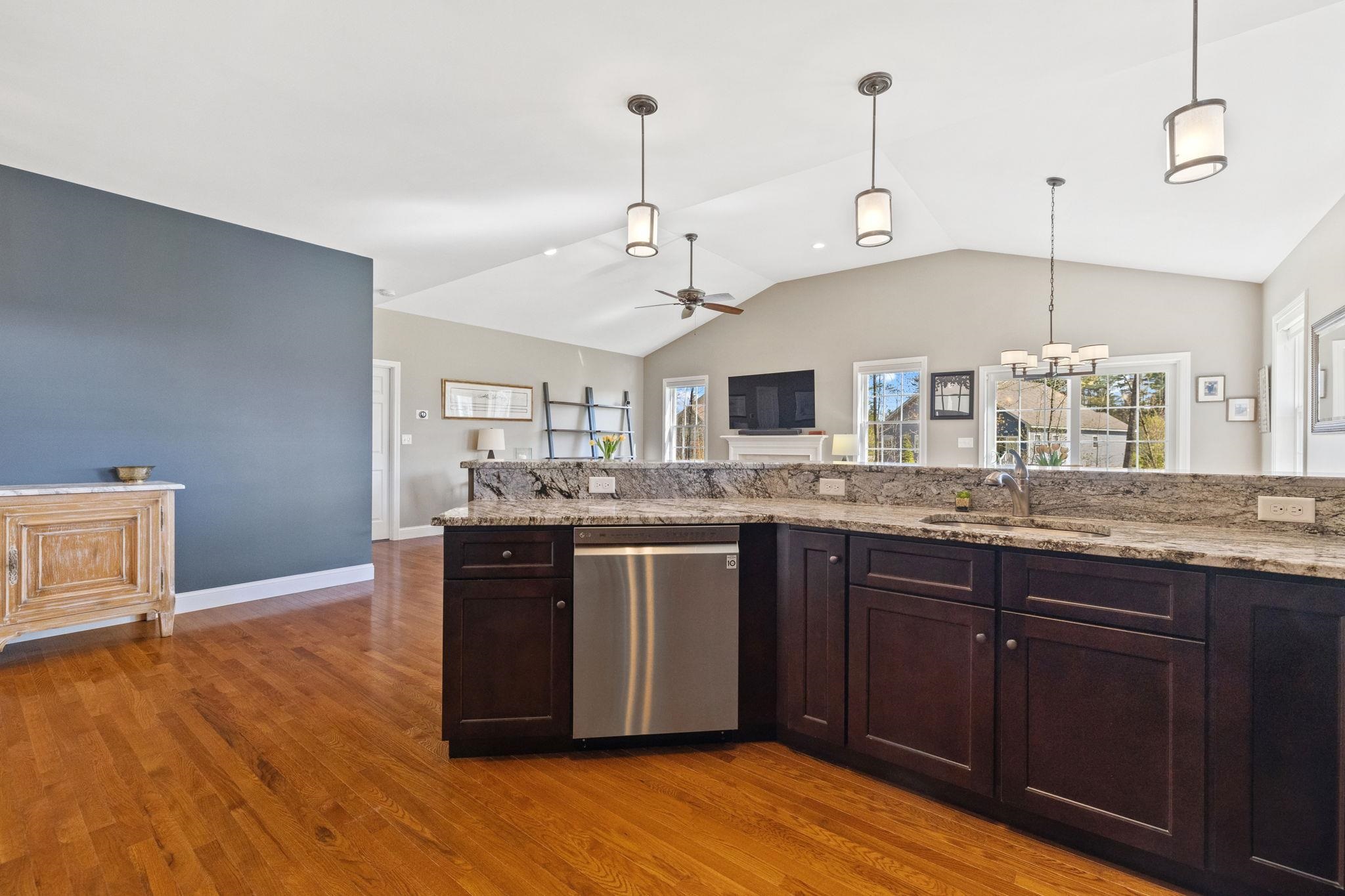 4 Cornucopia Circle Londonderry, NH 03053 - Photo 16 of 40