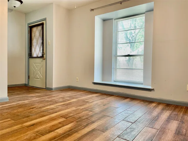 $2,100 | 2507 Lynn Drive, Pearland, TX 77581