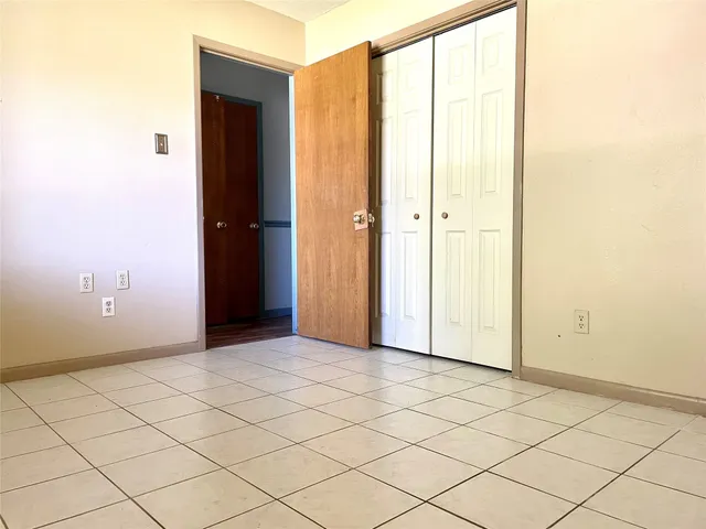 $2,100 | 2507 Lynn Drive, Pearland, TX 77581