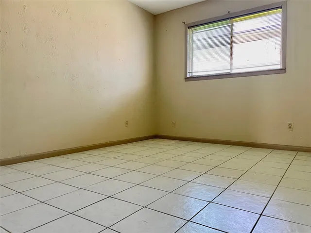 $2,100 | 2507 Lynn Drive, Pearland, TX 77581