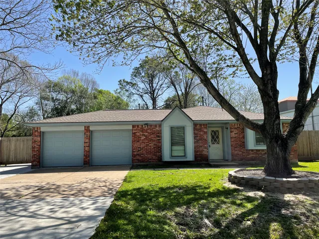 $2,100 | 2507 Lynn Drive, Pearland, TX 77581