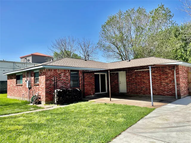 $2,100 | 2507 Lynn Drive, Pearland, TX 77581