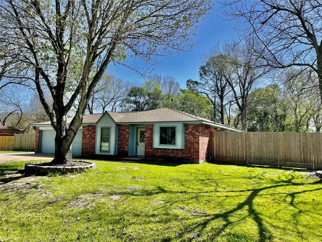 $2,100 | 2507 Lynn Drive, Pearland, TX 77581