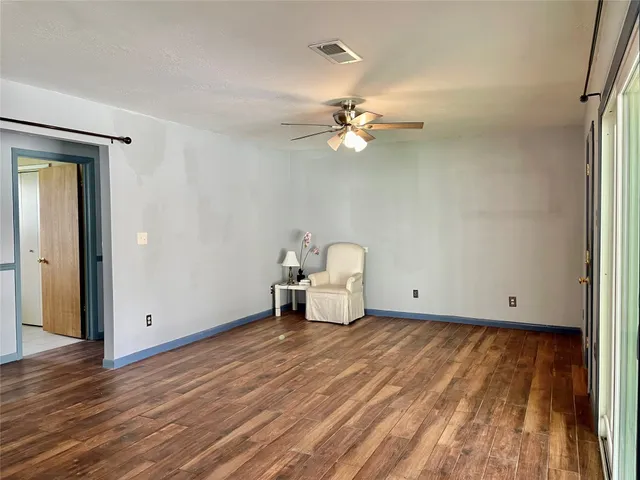 $2,100 | 2507 Lynn Drive, Pearland, TX 77581