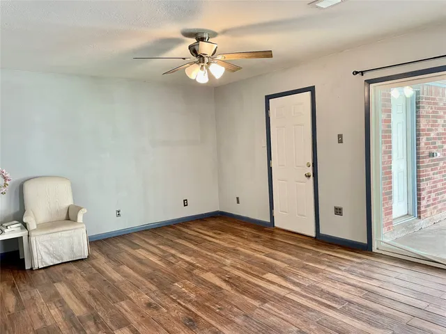 $2,100 | 2507 Lynn Drive, Pearland, TX 77581