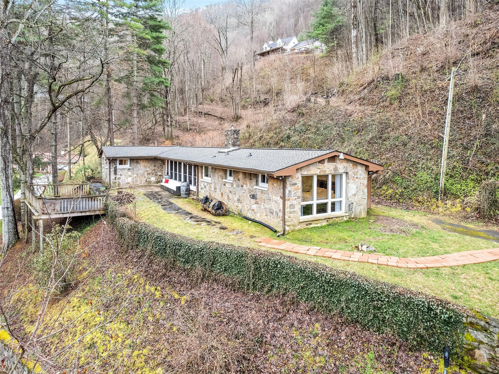 159 Rockwood Road Waynesville, NC 28786 - Photo 4 of 25 Gallery Image 4