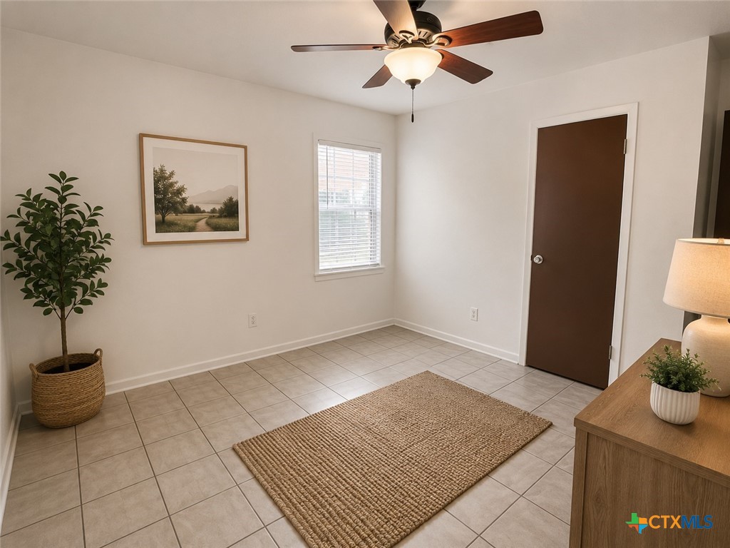 511 East Milam Street Luling, TX 78648 - Photo 9 of 12