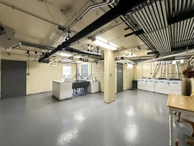 $1,395 | 1040 West Hollywood Avenue, Unit 520, Chicago, IL 60660