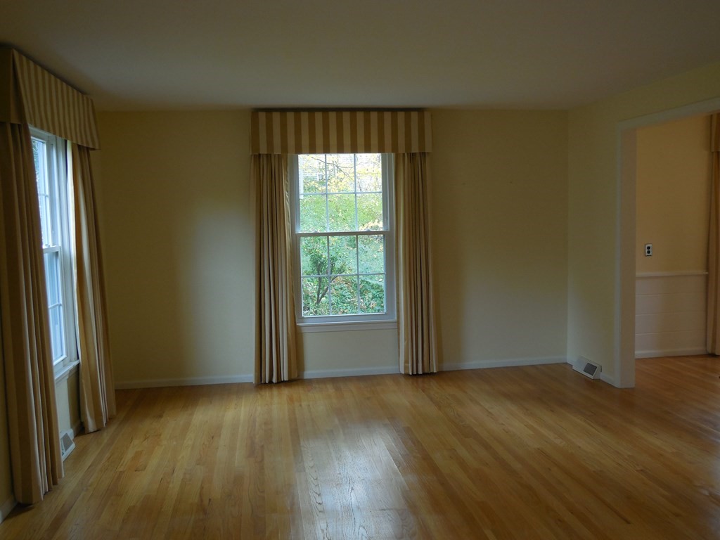 1385 Amostown Road West Springfield, MA 01089 - Photo 3 of 19
