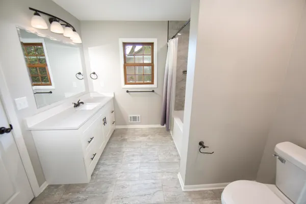 $4,500 | 10234 North La Cresta Drive, Mequon, WI 53092