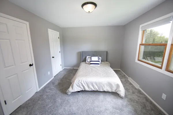 $4,500 | 10234 North La Cresta Drive, Mequon, WI 53092