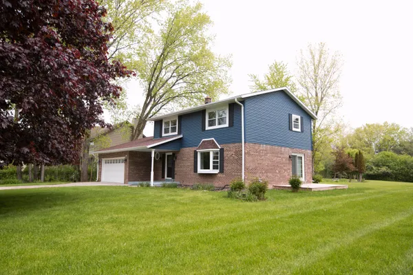 $4,500 | 10234 North La Cresta Drive, Mequon, WI 53092