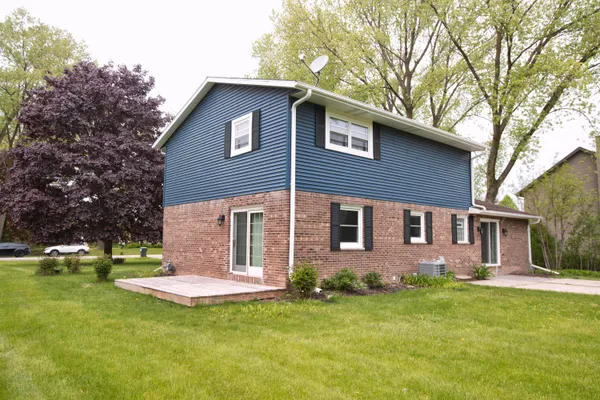 $4,500 | 10234 North La Cresta Drive, Mequon, WI 53092