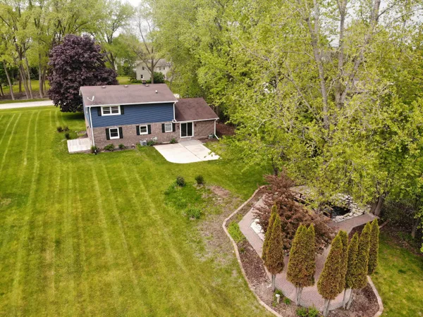 $4,500 | 10234 North La Cresta Drive, Mequon, WI 53092