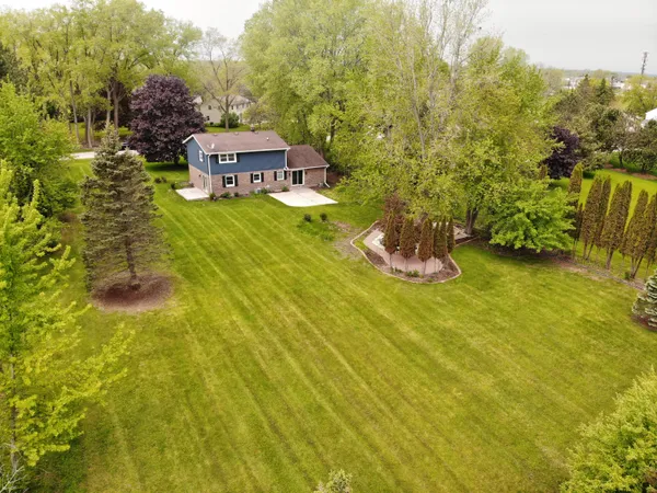 $4,500 | 10234 North La Cresta Drive, Mequon, WI 53092