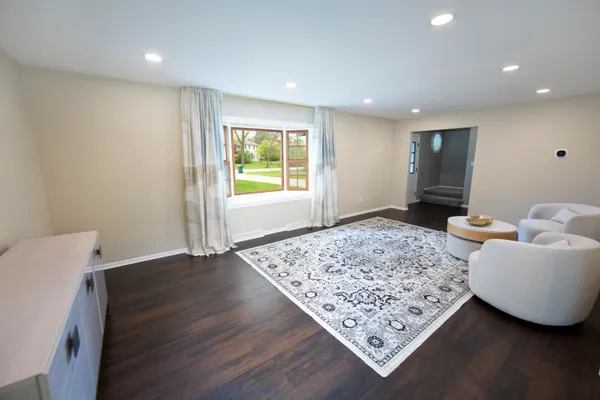 $4,500 | 10234 North La Cresta Drive, Mequon, WI 53092