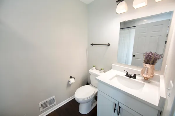 $4,500 | 10234 North La Cresta Drive, Mequon, WI 53092