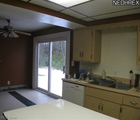 11230 Elk Run Road Chardon, OH 44024 - Photo 3 of 8 Kitchen with eat in area