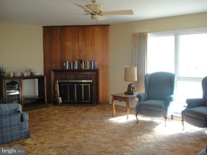 99 Annapolis View Road Stevensville, MD 21666 - Photo 3 of 29 Living Room #2