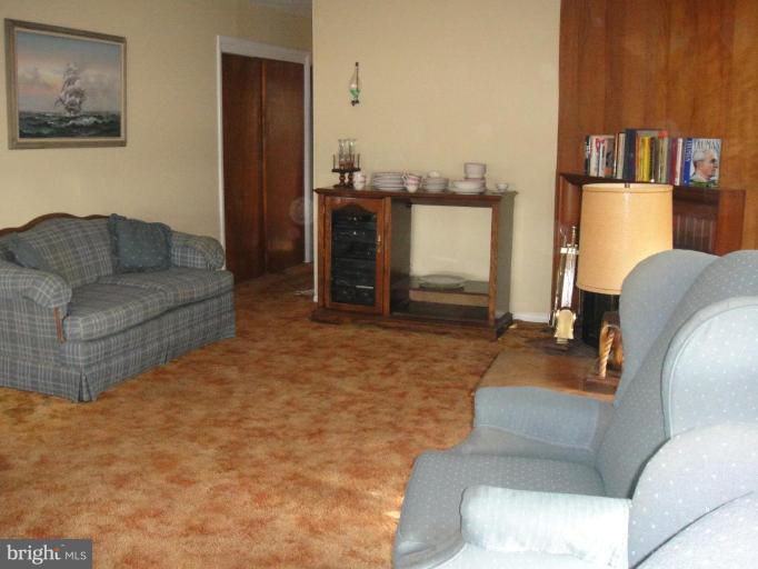 99 Annapolis View Road Stevensville, MD 21666 - Photo 6 of 29 Living Room