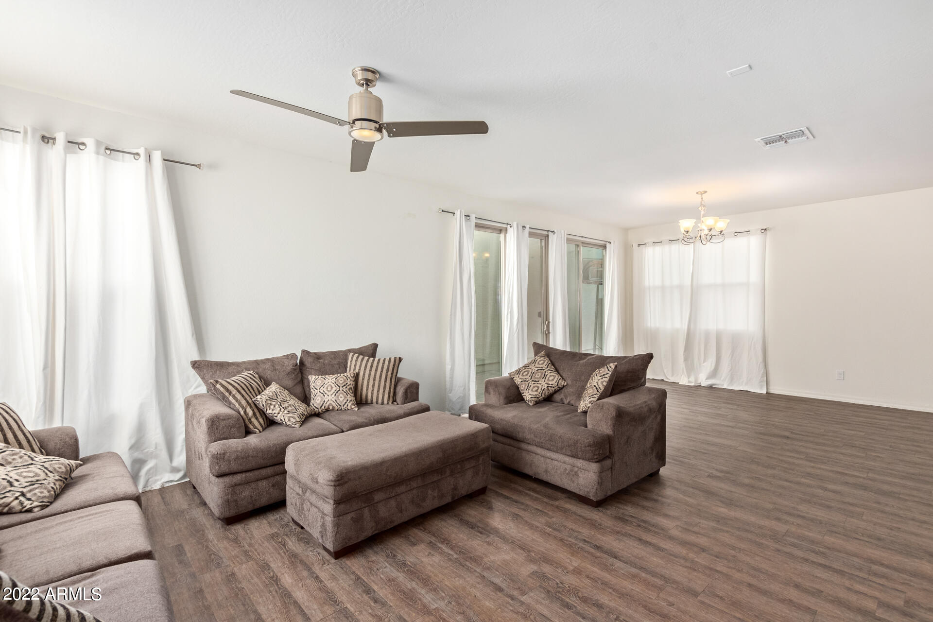 3442 West Hayduk Road Laveen, AZ 85339 - Photo 3 of 26 Living Room
