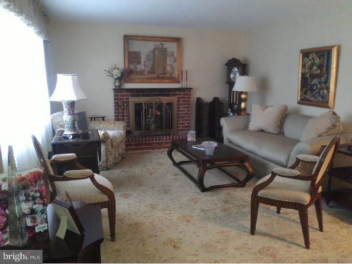 1216 Thomas Road Wayne, PA 19087 - Photo 2 of 22 Living Room
