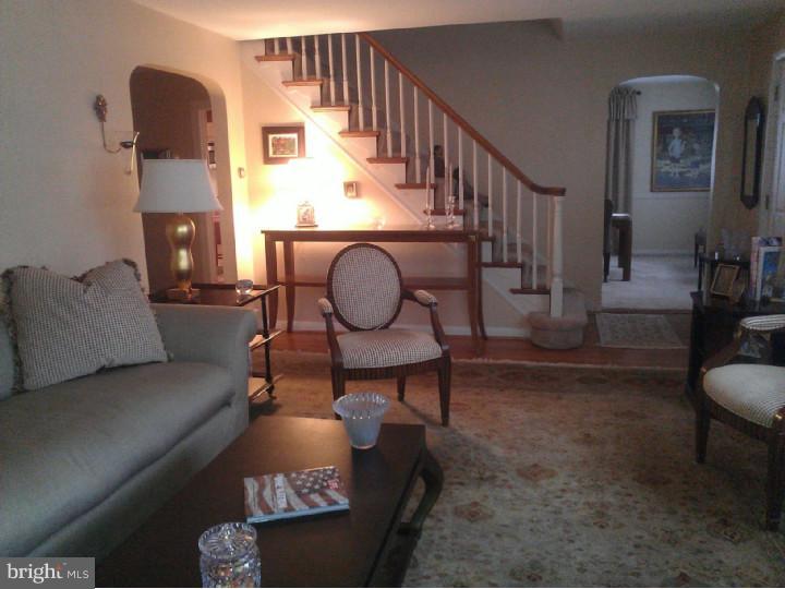 1216 Thomas Road Wayne, PA 19087 - Photo 3 of 22 Living Room