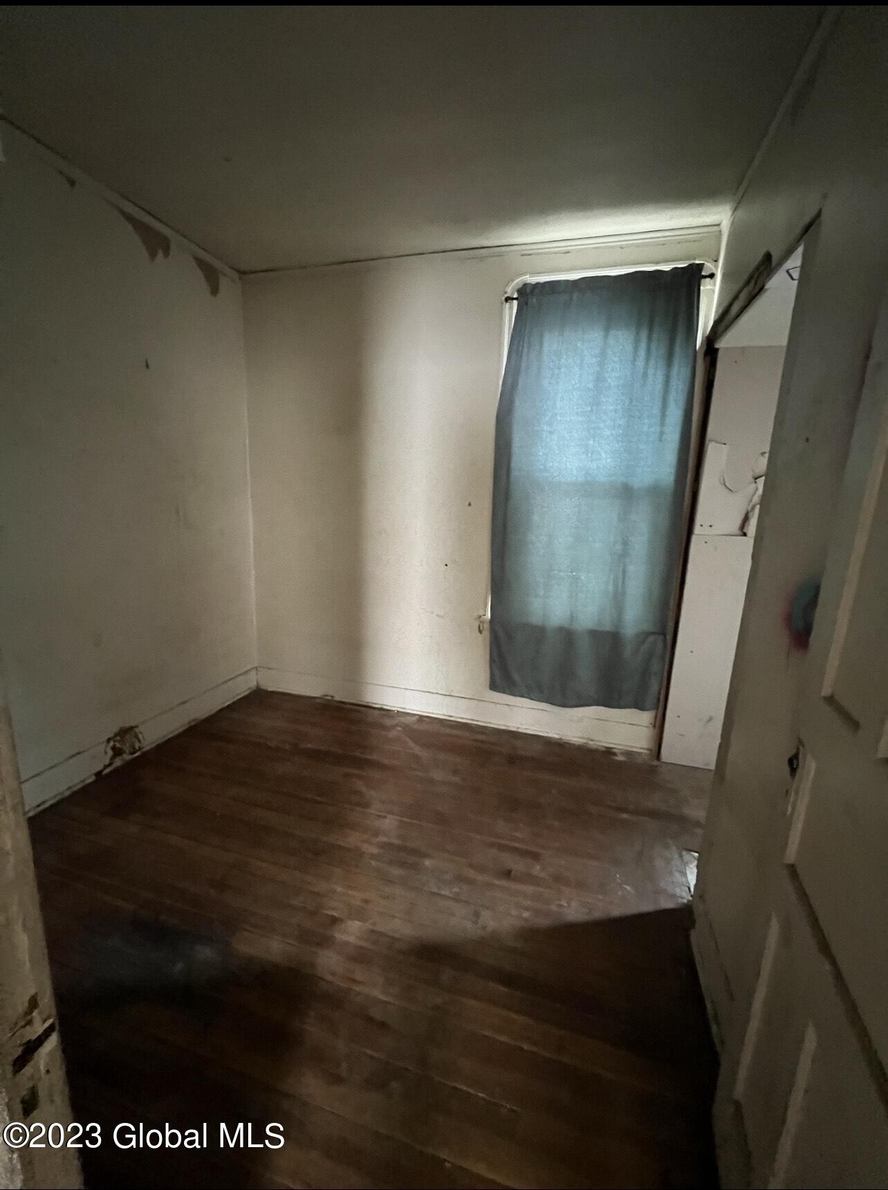 819 Bridge Street Schenectady, NY 12303 - Photo 5 of 8 IMG_8972