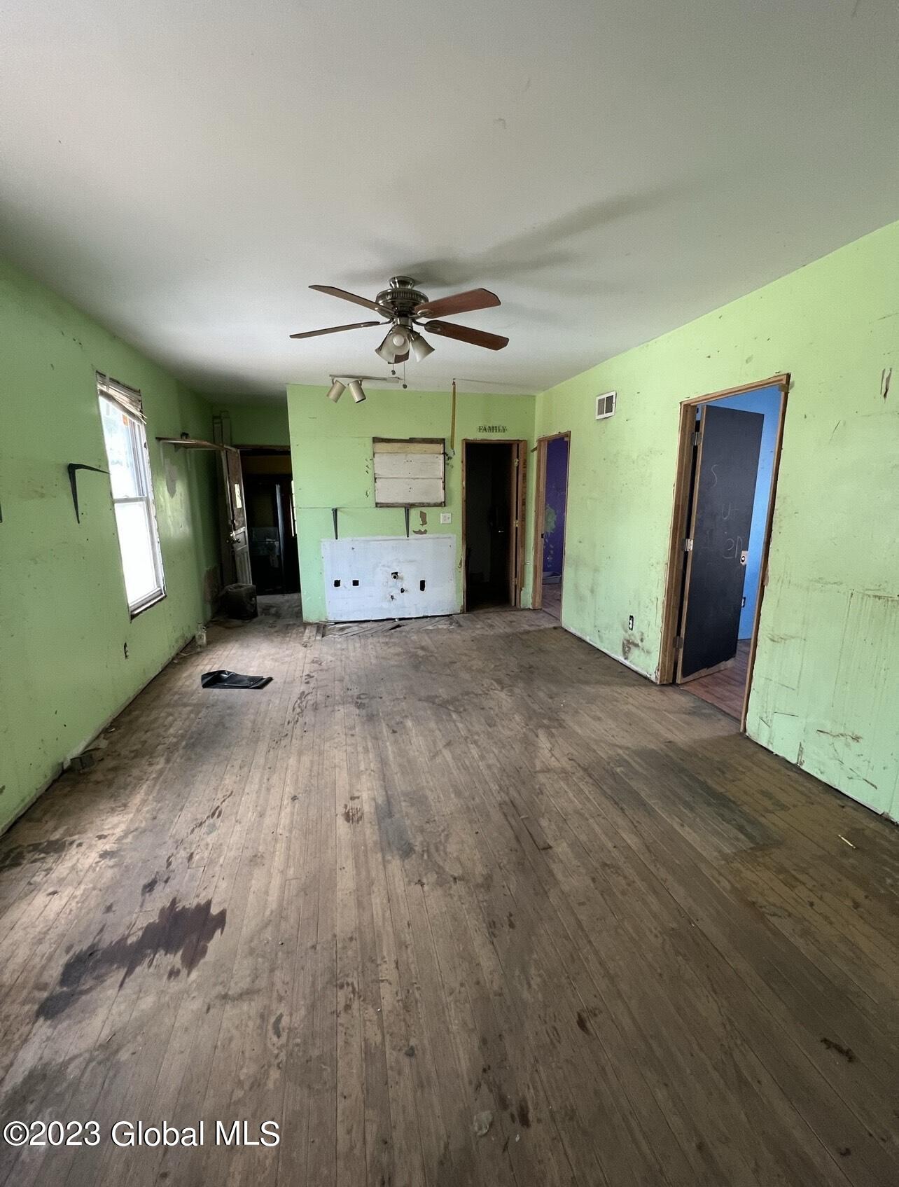 819 Bridge Street Schenectady, NY 12303 - Photo 6 of 8 IMG_8973