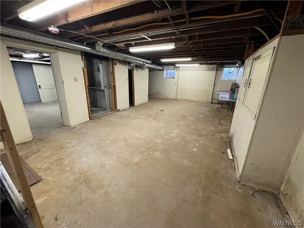 $2,300 | 117 Humboldt Parkway, Unit A, Buffalo, NY 14214