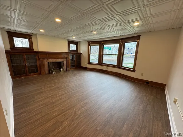 $2,300 | 117 Humboldt Parkway, Unit A, Buffalo, NY 14214