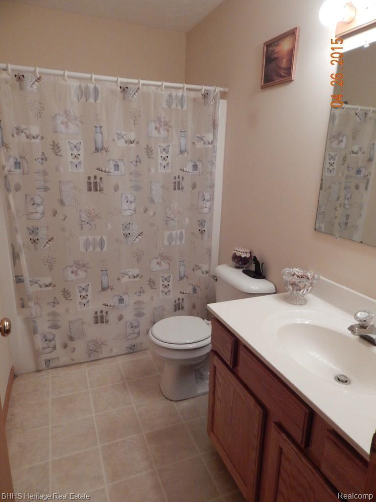 6501 Robb Road Fowlerville, MI 48836 - Photo 19 of 24 FULL BATH