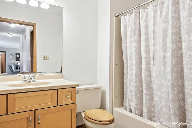 $330,000 | 8508 Nolan Street, Harvard, IL 60033