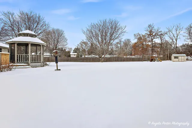 $330,000 | 8508 Nolan Street, Harvard, IL 60033