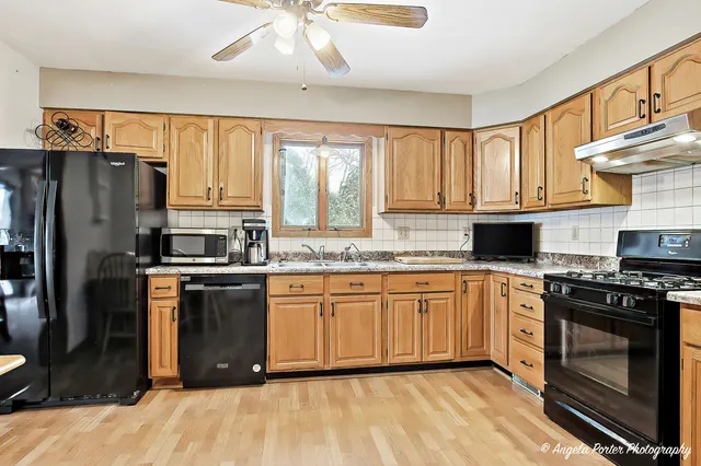 $330,000 | 8508 Nolan Street, Harvard, IL 60033