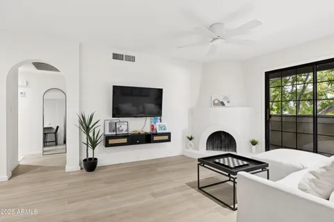 $230,000 | 7557 North Dreamy Draw Drive, Unit 275, Phoenix, AZ 85020