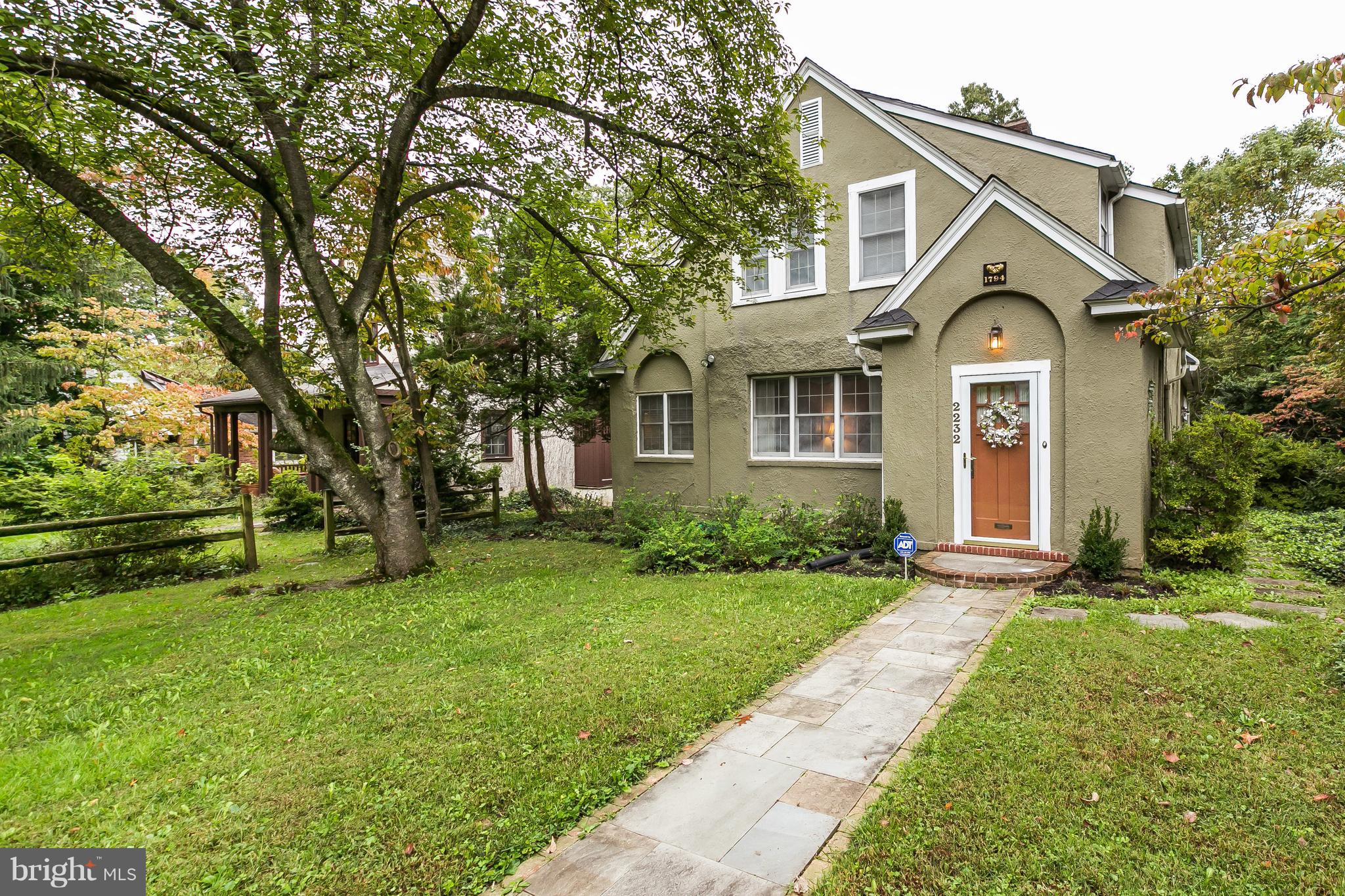 2232 Crest Road Baltimore, MD 21209 - Photo 1 of 46 Gallery Image 1
