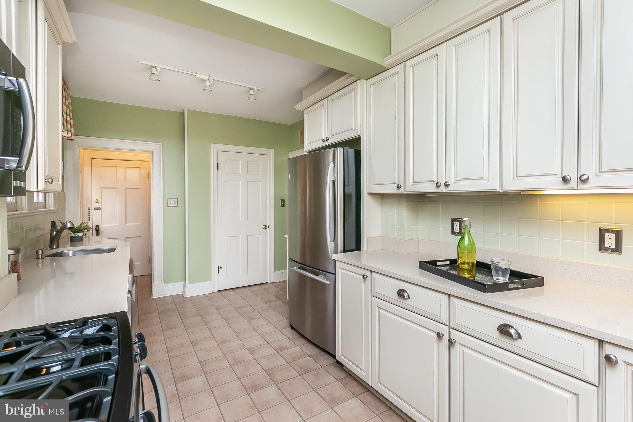 2232 Crest Road Baltimore, MD 21209 - Photo 12 of 46 Gallery Image 12