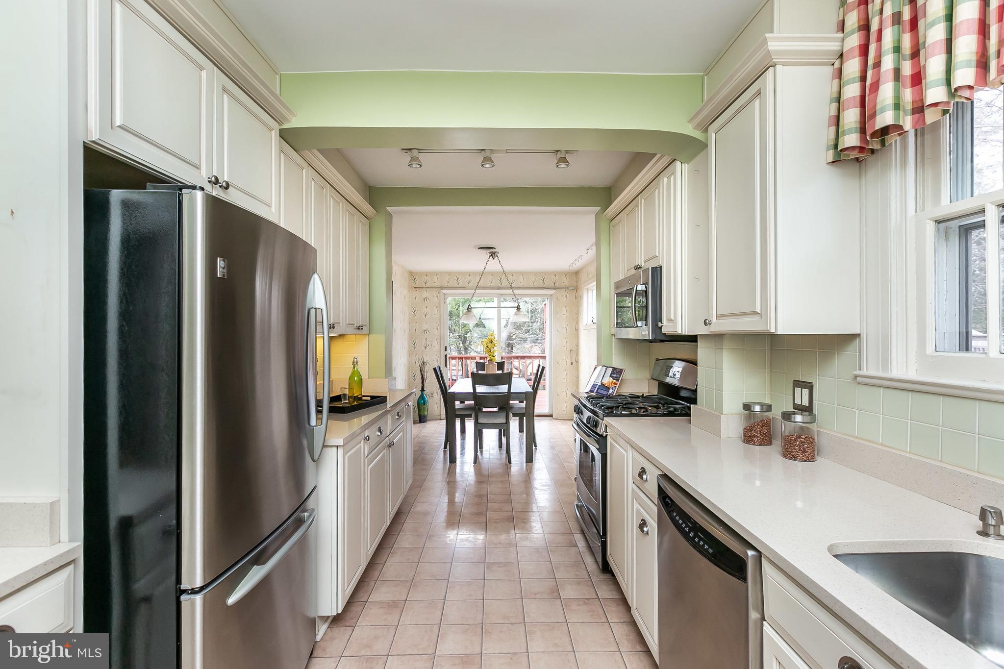 2232 Crest Road Baltimore, MD 21209 - Photo 13 of 46 Gallery Image 13