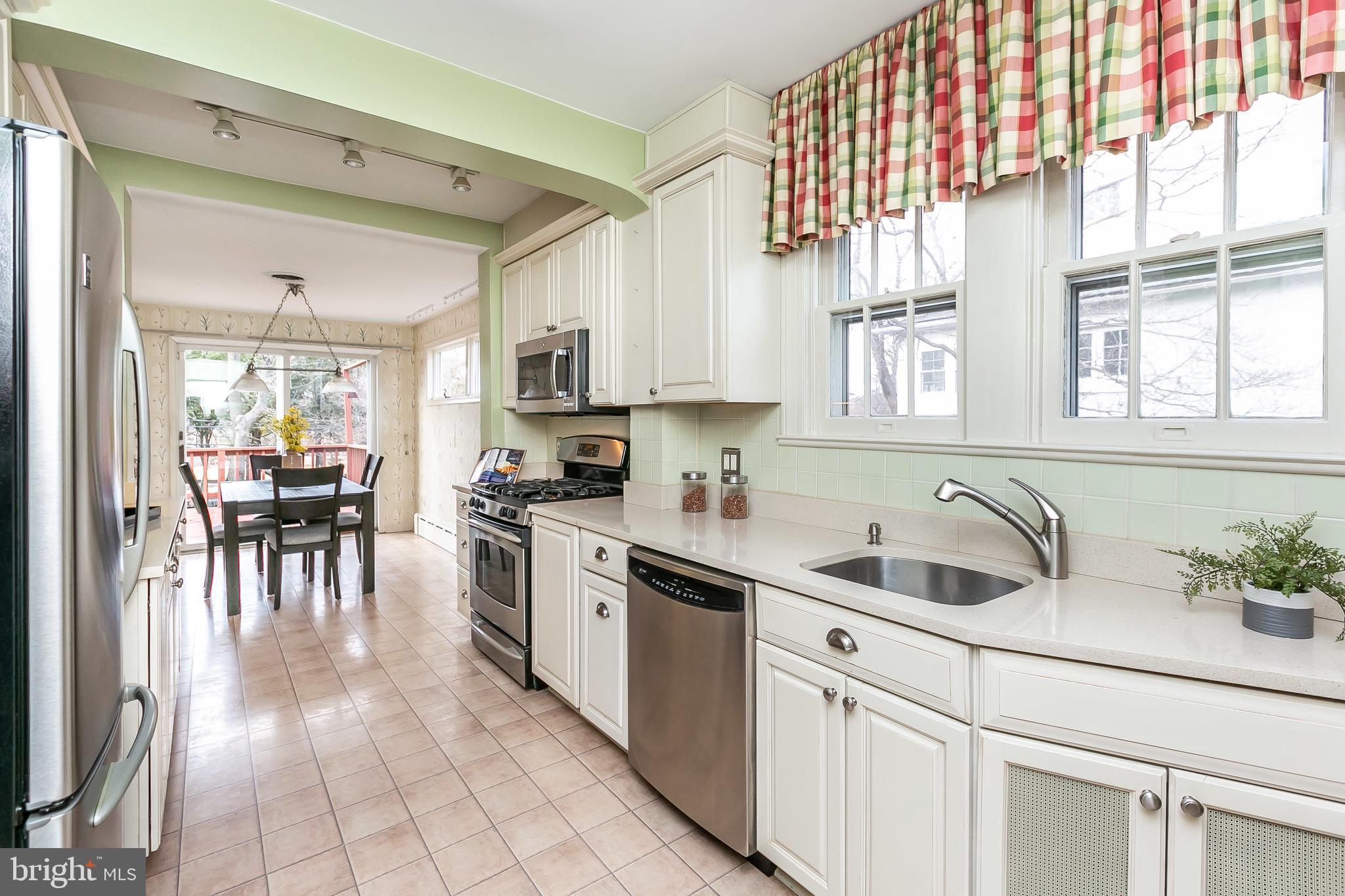 2232 Crest Road Baltimore, MD 21209 - Photo 14 of 46 Gallery Image 14