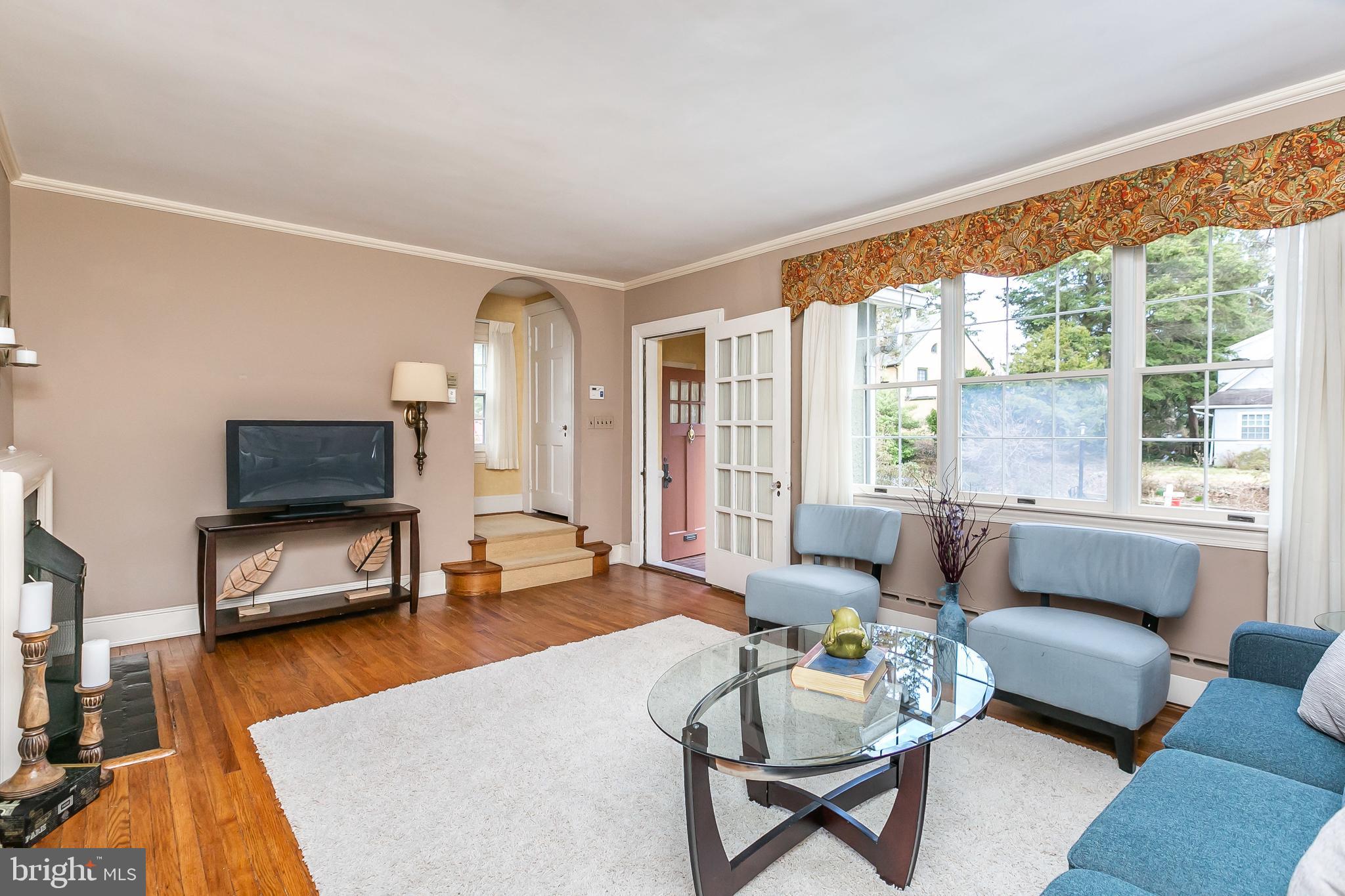 2232 Crest Road Baltimore, MD 21209 - Photo 5 of 46 Gallery Image 5