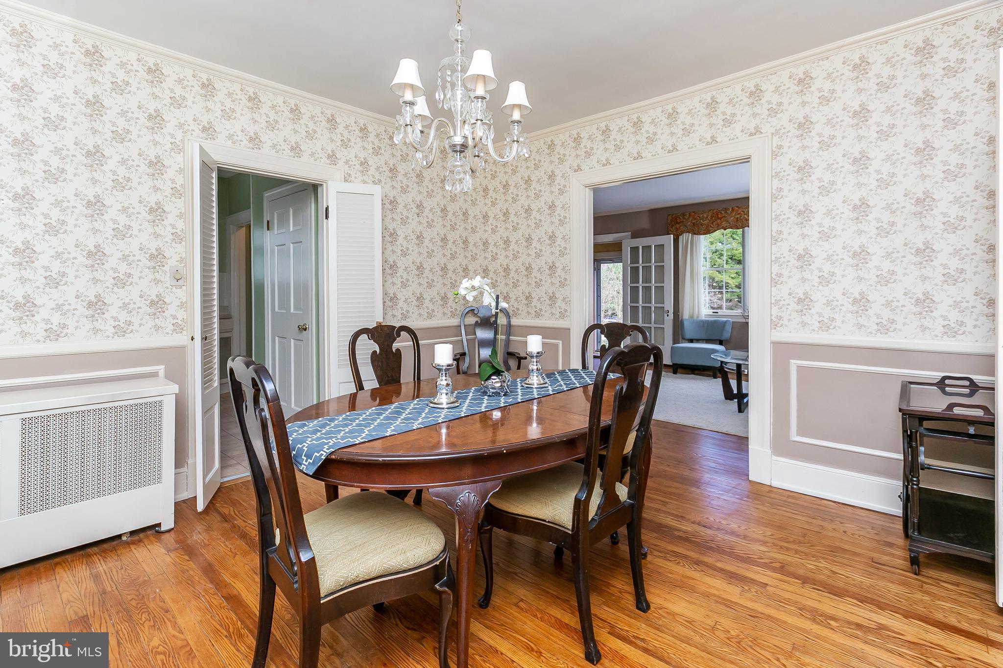 2232 Crest Road Baltimore, MD 21209 - Photo 8 of 46 Gallery Image 8